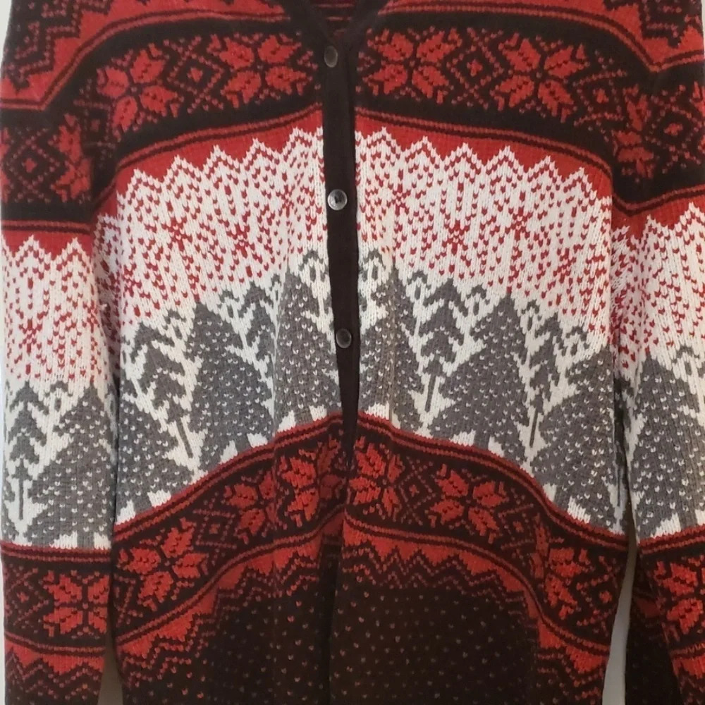 Fun Holiday Sweater! - Picture 4 of 6